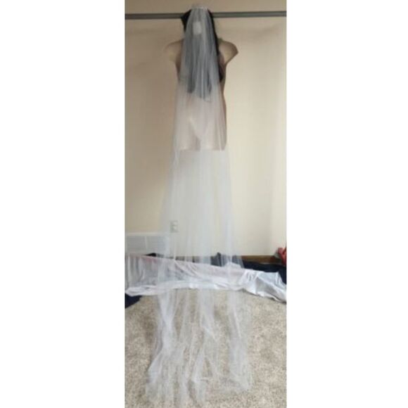 Davids Bridal One Tier Cathedral Veil White NWT - Picture 3 of 8